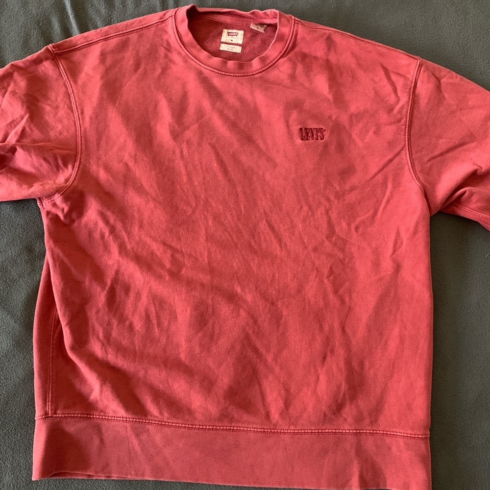 Levi’s crewneck